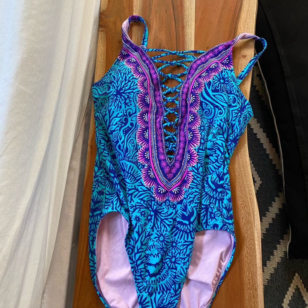 Lilly Pulitzer swimsuit only worn once size 12